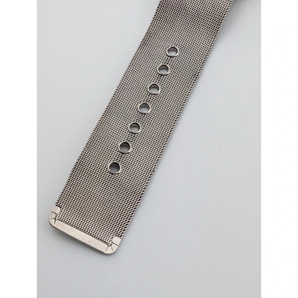 DKNY Watch Women 35mm Case Silver Mesh Metal Band NY4302- New Battery‎
